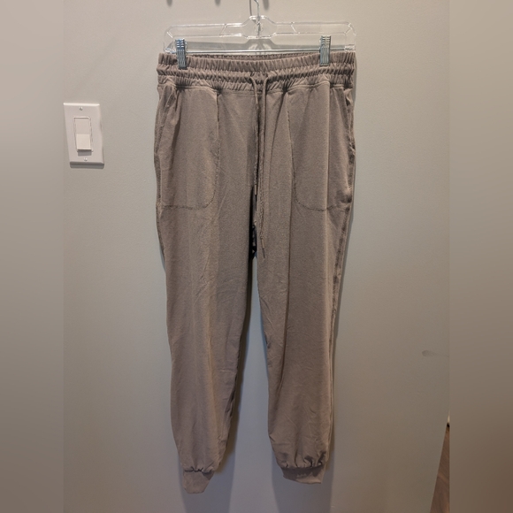 NWOT Beyond Yoga Spacedye Commuter Midi Joggers Drawstring Comfy Cream Sz Small - Picture 3 of 6